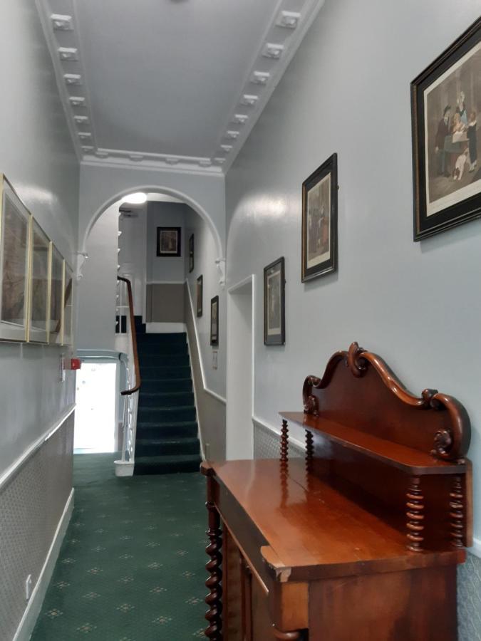 Crescent Hotel Лондон Экстерьер фото